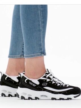 💐BNIB💐 Skechers Women’s Slip-ins: D'Lites - Fan Girl - size 8